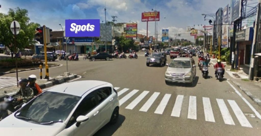 sewa billboard - Jl Adisucipto pertigaan janti Yogyakarta