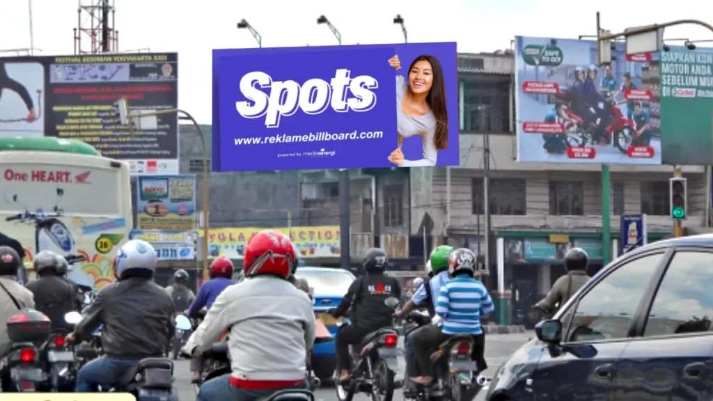 Sewa Billboard Yogyakarta di Perempatan Condong Catur