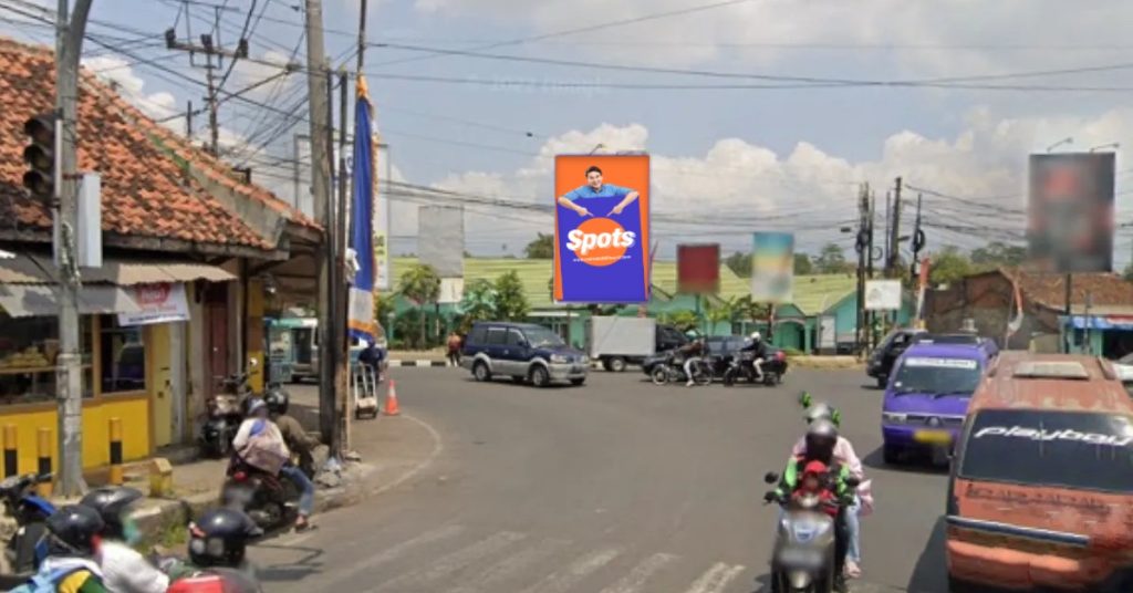 Spot reklame untuk sewa billboard di Garut terlihat di Jl Pasundan