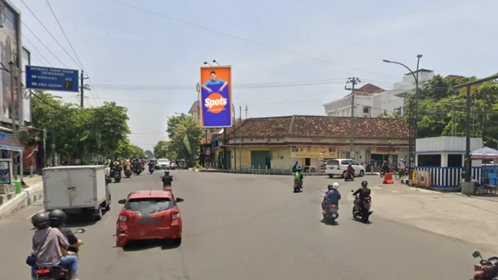 Sewa Billboard Jl. KH. A. Dahlan - Perempatan Ngampilan