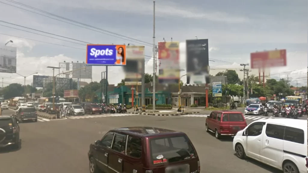 Jl. Raya Ringroad Utara (Perempatan Kentungan)